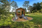 Gorgeous and Modern Cabin near Poe Springs Park, Perfect for a Weekend in Nature