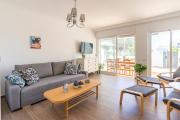 2BR apartment 5 min to beach