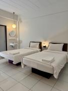 Top Sisaket