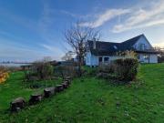 Spacious Waterfront Family Holiday