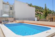 Agua I & seasonal pool by ELE Apartments