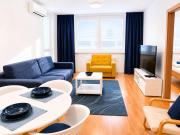 KarLove II Apartment Modern 2 Room Stay with Private Free Parking, AC and Easy City Access