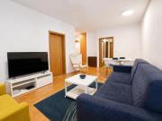 KarLove II Apartment Modern 2 Room Stay with Private Free Parking, AC and Easy City Access