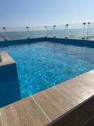 Relax & enjoy with family and friends near the sea