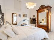 Corte Fiorita - City Center historical stay