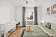 Elegant Old Town 2BR with Parking