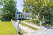 Top Manteo