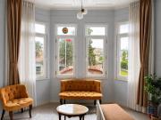i1 Studios by Tram with Seaview, Jacuzzi Rooms