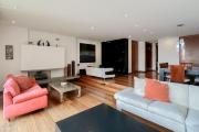 Virrey Condo 2BR & Jacuzzi