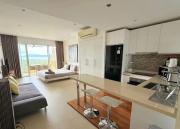 Sea-view apartment in Azur