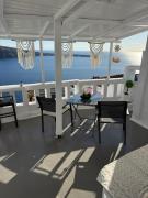 Top Oia