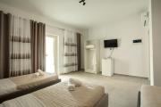 Top Himare