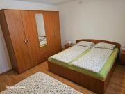 Ground floor - friendly apartment in the garden + free parking