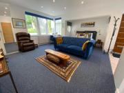 Comfy, Peaceful Flat, Free Off Street Parking!