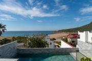 Villa bord de mer vue incroyable avec piscine