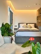 Luxury studio with balcony Avenida Portugal Quito