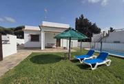 No Grupos Casa Cuervi con piscina privada en Conil