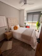 Alicante city room with AC and Wifi