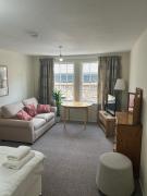 Grassmarket Superb studio with Castle view kitchen and shower room