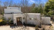 East Hampton 5BR Luxury Home with Heated Pool, Sauna Wine Room Near Beaches Stay