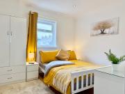 Spacious 3-Bed Near Cardiff City Centre w Courtyard