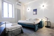 8 Min walk from the Station, Designer Studio Flat