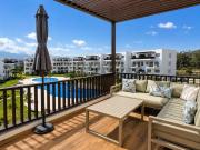 Retreat Top Floor Pools View AC Apartment