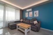 Blue Home Atana Near Airport