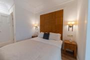 Central 3-Bedroom Suite with Balcony & Elevator, Next to Taksim Square