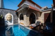 Cozzy The Glossy Hill Villa Nusa Dua