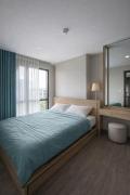Bright Corner 2BR near BTS Bathtub Pool Gym