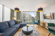 Balcony & City Views - 2BR - Parking - Sleeps 6