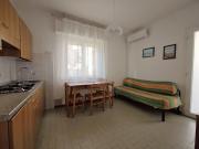 Bright ground-floor retreat near the sea