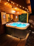 Rustic Western Ranch House with private garden and jacuzzi between Amsterdam Haarlem and Schiphol Airport