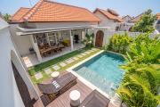 Alisa Villa - Secluded Stay in Umalas with Huge Pool & Sun Deck