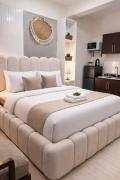High-Rise Studio Near Beach & City Center