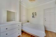 2BDR 4P apartment near Batignolles
