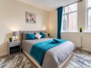 Elegant 1BR Stay Near Trafford Centre