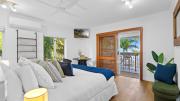 Absolute Beachfront Studio with Pool and Ocean Views