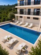 Lavander Apartment W Pool and Private Beach