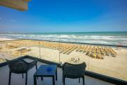 Azzurro Beachfront - Prima linie la MARE