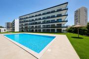 Modern Praia da Rocha Apt 5 Min Beach walk With Pool