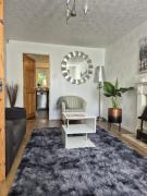 Klinspaces for contractors and family holidays