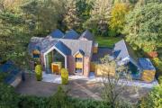 Exclusive Home With Pool & Spa, In Prestbury!