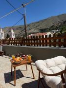 Top Symi
