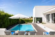 Sesimbra Villa with Private Pool and Garden - Total Privacy
