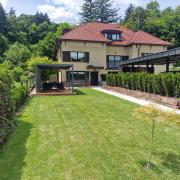 Parkside Haven with 4 Bedrooms & free parking