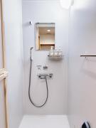 Near the station, 6-minute walk, entire first floor available, high-speed Wi-Fi, convenient for sightseeing and shopping, direct access to Tokyo Tower, the Imperial Palace, and Tokyo Dome
