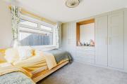 Top East Preston
