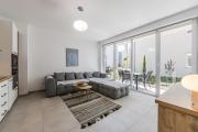 Le Bleu Apartment Pool & Beach by PikHost